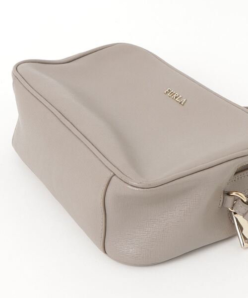 FURLA ベージュ レザー ショルダーバッグ FURLA（フルラ） ショルダーバッグ - ベージュ レディース : ZOZOTOWN