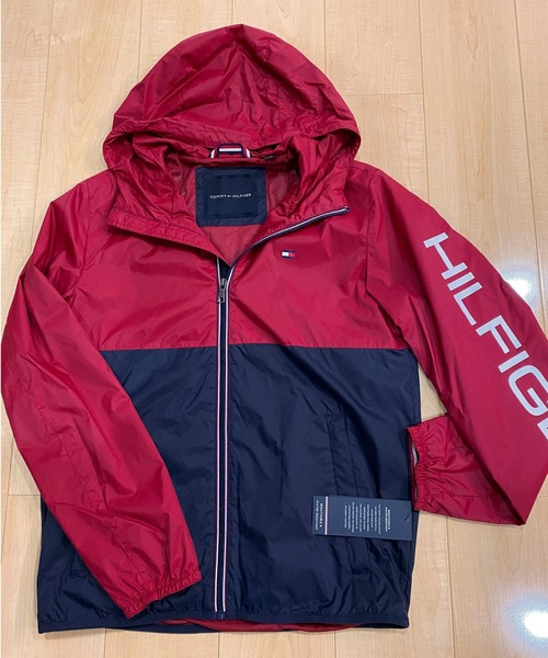 TOMMY HILFIGER ナイロンジャケット スリーブロゴ プリント TOMMY HILFIGER ナイロンジャケット スリーブロゴ プリント
