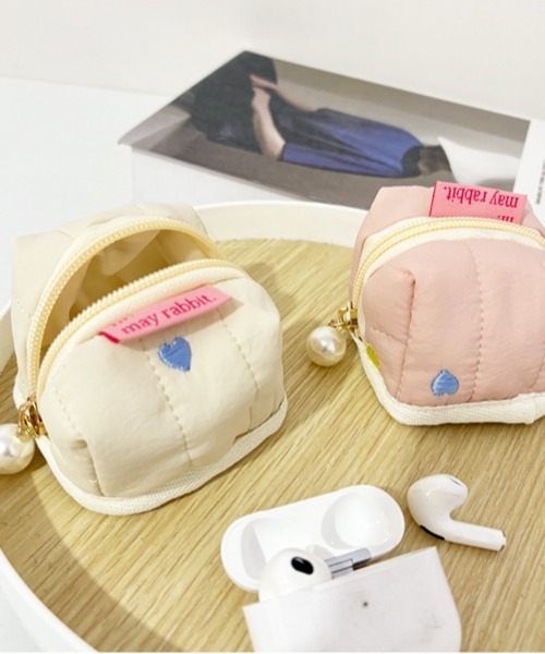 新品タグ付き　セリーヌ ポーチ Cチャーム ベージュ キルティング Pochi Pouch（ポチポーチ） ポーチ Pochi Pouch/パールチャーム付き