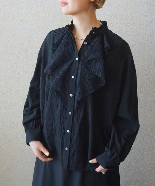 journal standard Luxeブラック フリルバルーンスリーブシャツ JOURNAL STANDARD LUXE（ジャーナルスタンダード ラックス） ブラウス