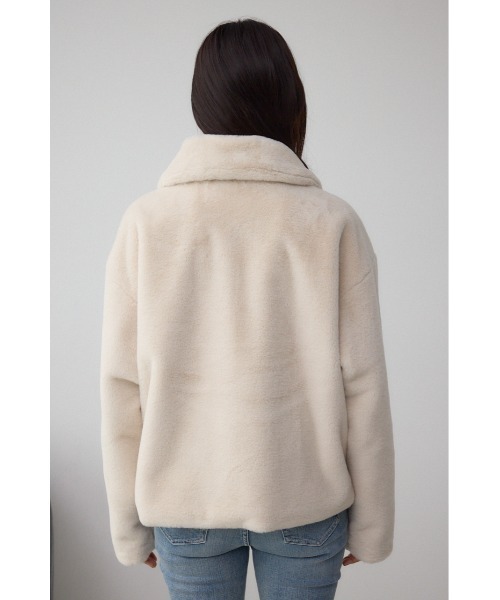 AZUL BY MOUSSY（アズールバイマウジー） ブルゾン アウター スタンド AZUL クリーム色ファーショートジャケット