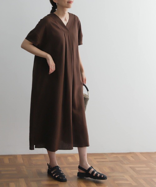 美品アーバンリサーチドアーズ　リネンレーヨンVネックワンピース　ブラック　one URBAN RESEARCH DOORS ワンピース リネンレーヨンVネック切替