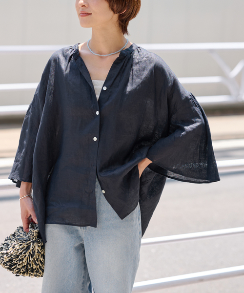ジャーナルスタンダード　リネンギャザーブラウス　ブラック　スキッパー襟　麻 JOURNAL STANDARD リネン 黒 ギャザーネック ブラウス - メルカリ