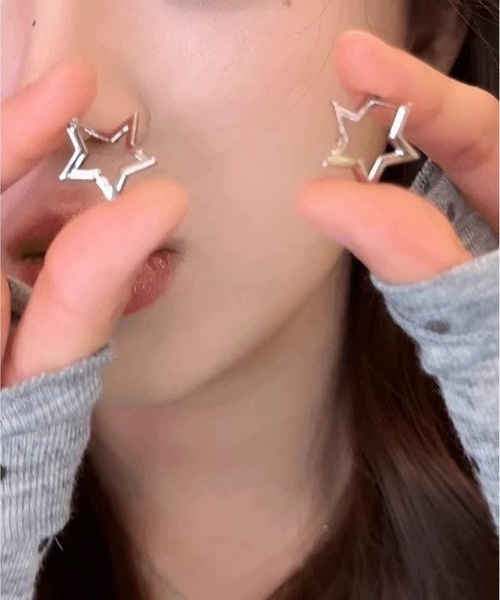 LA VORAGINE（ラ ヴォラジネ） ピアス 星スターデザインピアス 