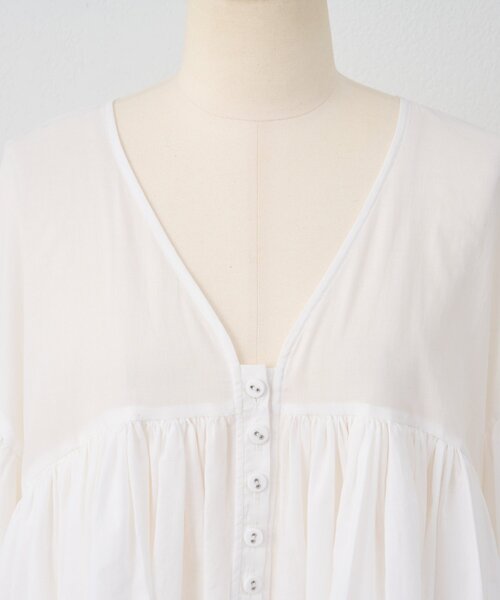 BEARDSLEY（ビアズリー） ブラウス シャツ たっぷりギャザーVネック