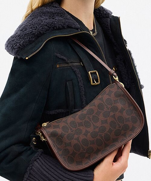 COACH シグネチャー ベア ショルダーバッグ COACH（コーチ） ショルダーバッグ バッグ ウェイバリーバッグ