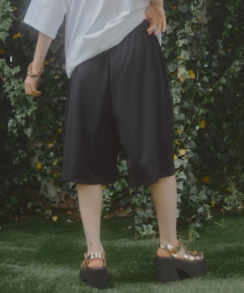 manana suerteハーフパンツ美品　ブラックM manana suerte パンツ フリルハーフパンツ レディース