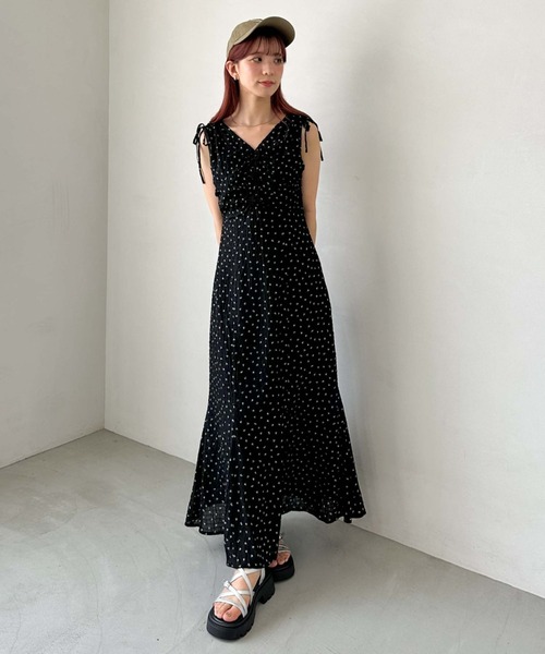 専用　　　大きいサイズ♡パフスリーブドッキングワンピ♡小花柄♡黒色♡2XL archives ワンピース 小花柄ドロストノースリワンピース