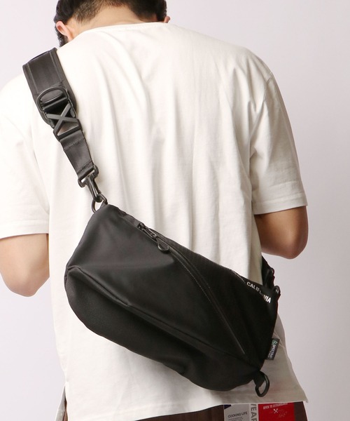 MEI（メイ） ショルダーバッグ MEI Scrambler FLAT SHOULDER スクラン