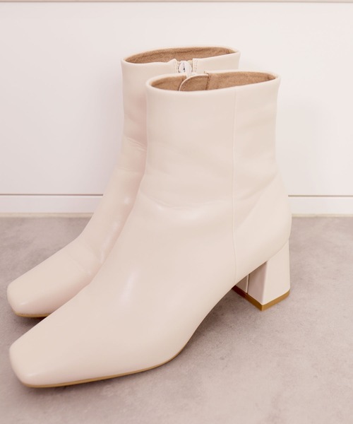 値下げします【新品未使用】DIANA ベージュ スクエアトゥショートブーツ artemis by DIANA（アルテミス by ダイアナ） ブーツ サイドジップ