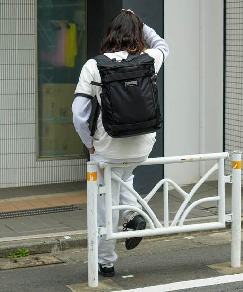 スラッシャーリュック 30LA4収納 撥水加工 ブラックホワイト THRASHER リュックサック スラッシャー 30L リュック メンズ