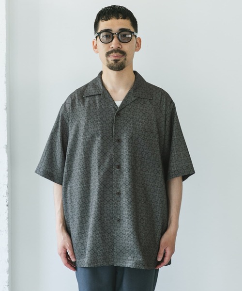 URBAN RESEARCH DOORS シャツ セオアルファアプリントオープン