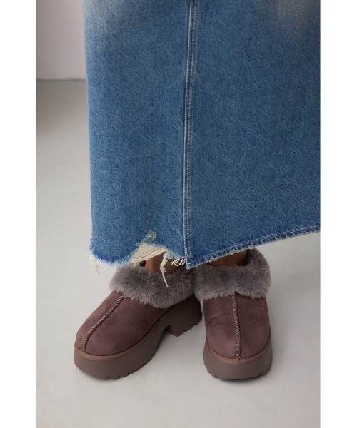 AZUL BY MOUSSY（アズールバイマウジー） スリッポン 厚底ムートン