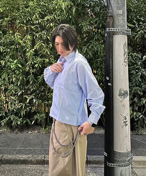 MandO（エムオー） シャツ レギュラーカラーサイドスリット釦デザイン