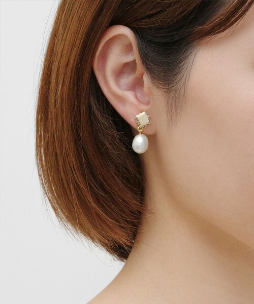 CADEAUX BUMPY PEARL EARRINGS 淡水パールピアス CADEAUX BUMPY PEARL EARRINGS – Shinzone