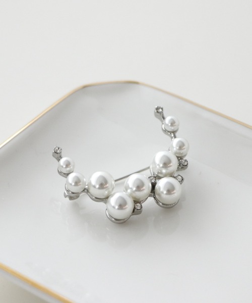 Three Four Time（スリーフォータイム） ブローチ パールツキノワ