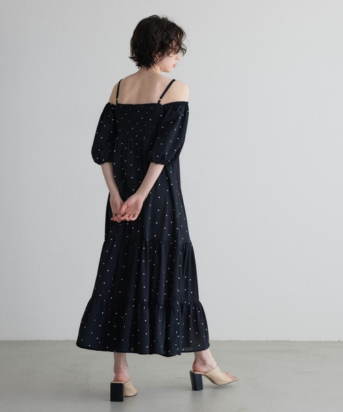 【美品】ストライプティアードワンピース　オフショル　きれいめ　デート服 オフショルティアードワンピース(M MOCHA): ワンピース｜PMbox