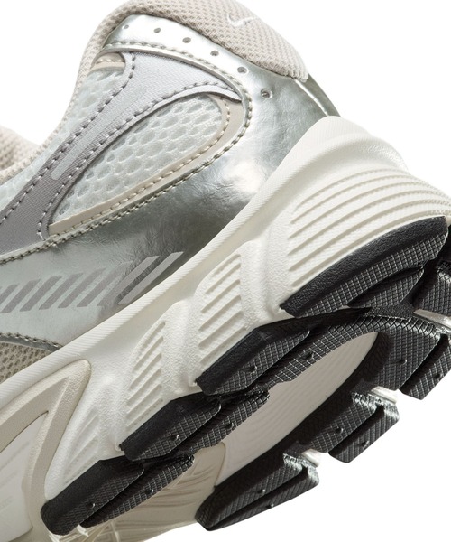 NIKE（ナイキ） スニーカー WS V5 RNR HQ7901 104 レディース