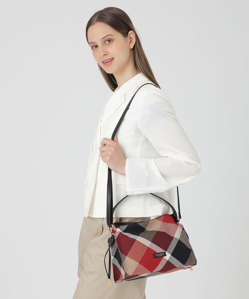 バーバリーブルーレーベル チェック柄ショルダーバッグ ホワイト BLUE LABEL CRESTBRIDGE（ブルーレーベルクレストブリッジ