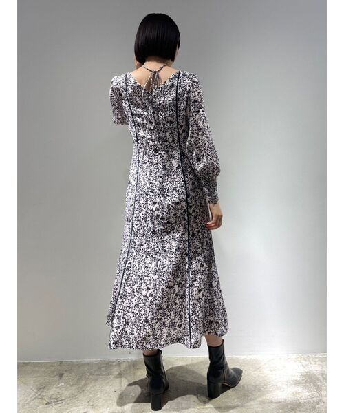 leona surf フラワーマンダラ　ラッシュワンピース leona surf フラワーマンダラ ラッシュワンピース - メルカリ