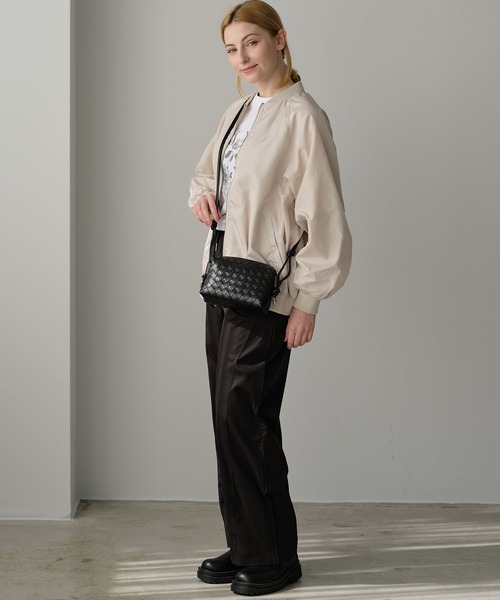 イントレチャート　ショルダーバッグ　ボディバッグ　ポシェット　ベージュ　レザー☆ ZAKKA-BOX（ザッカボックス） ショルダーバッグ バッグ イントレ