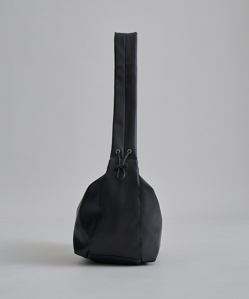 UNITED TOKYO（ユナイテッドトウキョウ） ショルダーバッグ LEATHER