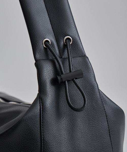 UNITED TOKYO（ユナイテッドトウキョウ） ショルダーバッグ LEATHER