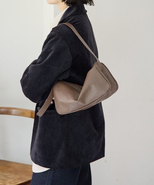 ear PAPILLONNER（イア パピヨネ） ショルダーバッグ バッグ 「本革