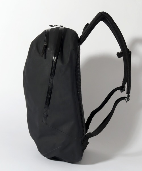 ARC'TERYX ブラックバックパック 中古・古着通販】ARC'TERYX (アークテリクス) バックパック