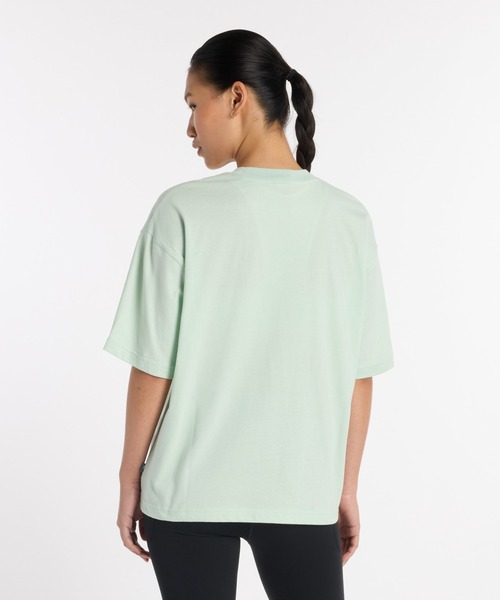 New Balance tシャツ グラフィックオーバーサイズドショート