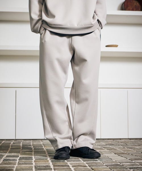 新品未使用　alo パンツ ALO Classico Faux Fur Sandal - Oat | ALO