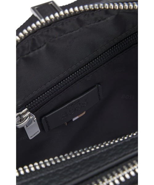 美品未使用　HUGO BOSS ストライプ ボディバッグ エンボスレザー 黒 HUGO BOSS（ヒューゴ・ボス） HUGO BOSS BLACK ヒューゴボスブラック