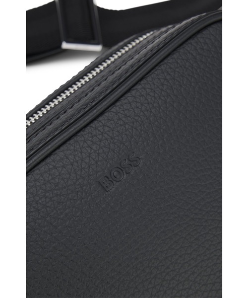 美品未使用　HUGO BOSS ストライプ ボディバッグ エンボスレザー 黒 BOSS - クロスボディバッグ グレインレザー エンボスロゴ - ブラック