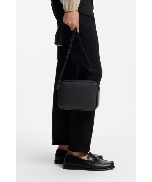 【極美品】HUGO BOSS ショルダーバッグ 斜め掛け ブラック ボディバッグ HUGO BOSS（ヒューゴ・ボス） HUGO BOSS BLACK ヒューゴボスブラック