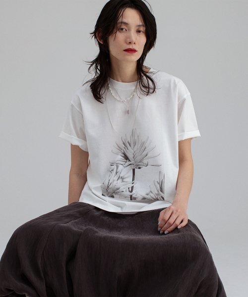 新品　OHGA フラワープリントフォトTシャツ Fサイズ フラワーフォトプリントロングTシャツ｜Tシャツ - etoll.