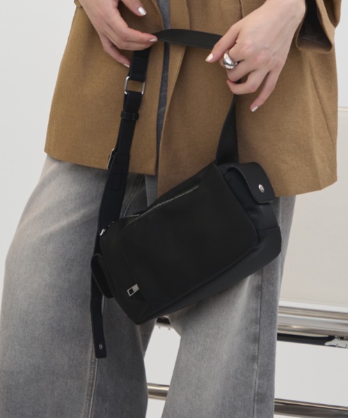 DFFUR. ショルダーバッグ バッグ マルチポケットショルダー