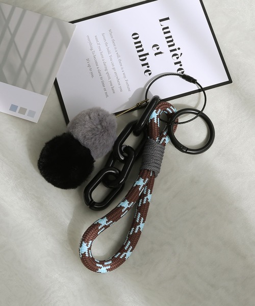 ちかさま専用♡じゃらじゃらキーホルダー じゃらじゃらキーホルダー まっくろくろすけ Me様専用の通販 by