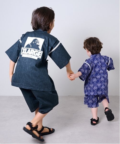 新品未使用 M100~110cm エクストララージキッズ 甚平 ファニーゴリラ セール】ファニーゴリラ総柄甚平オール（浴衣）｜XLARGE KIDS