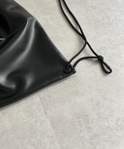 Thevon（ゼヴォン） デイバック リュック 合皮ナップサック レディース