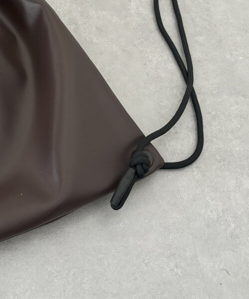 Thevon（ゼヴォン） デイバック リュック 合皮ナップサック レディース