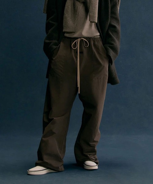 Fear of God ESSENTIALS ナイロンパンツ FOG ESSENTIALS（エフオージーエッセンシャルズ） パンツ フィア オブ