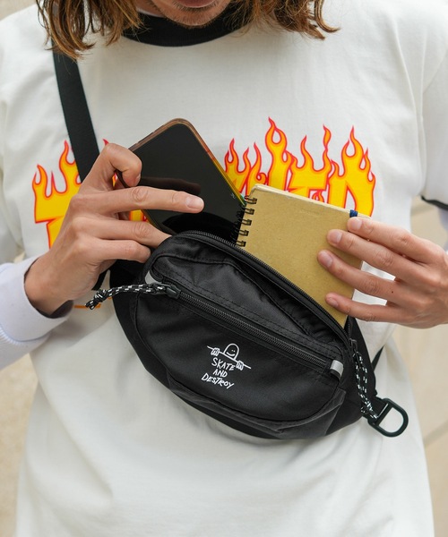 ★美品】Advantage Cycle×THRASHER スタッズボディバッグ黒 Advantage cycle（アドバンテージサイクル）の「Advantage Cycle