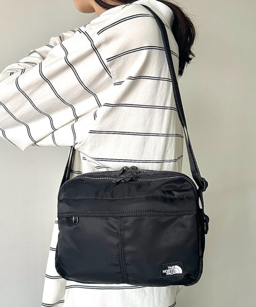 THE NORTH FACE ブラックショルダーバッグ THE NORTH FACE（ザ ノースフェイス） ショルダーバッグ FREE ブラック