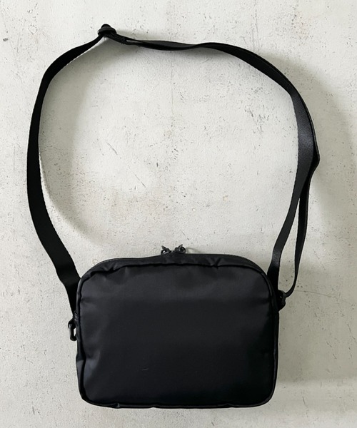 THE NORTH FACE ブラック ショルダーバッグ THE NORTH FACE（ザ ノースフェイス） ショルダーバッグ FREE ブラック