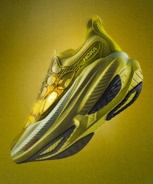 羽生選手の はい！ひとくちマシーン  第一弾 黄色 HOKA ONEONE（ホカ オネオネ） スニーカー MACH X CAGED 1168932-PNH