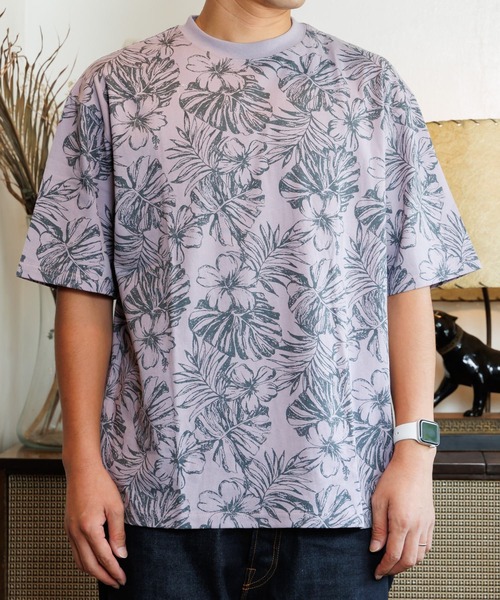 未使用に近い　XL　42　レオナール　Tシャツ　花柄　ハイビスカス　大判柄 未使用に近い XL 42 レオナール Tシャツ 花柄 ハイビスカス 大判