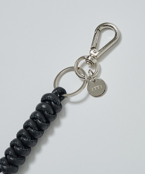 ITTI キーホルダー 「ITTI」CRISTY SNAKEKNOT CHARM / STCOW