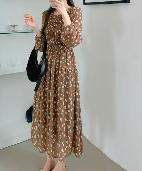 FINEnough ワンピース ドット風小花柄シャーリングワンピース