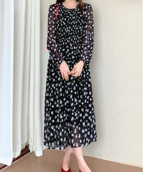 FINEnough ワンピース ドット風小花柄シャーリングワンピース