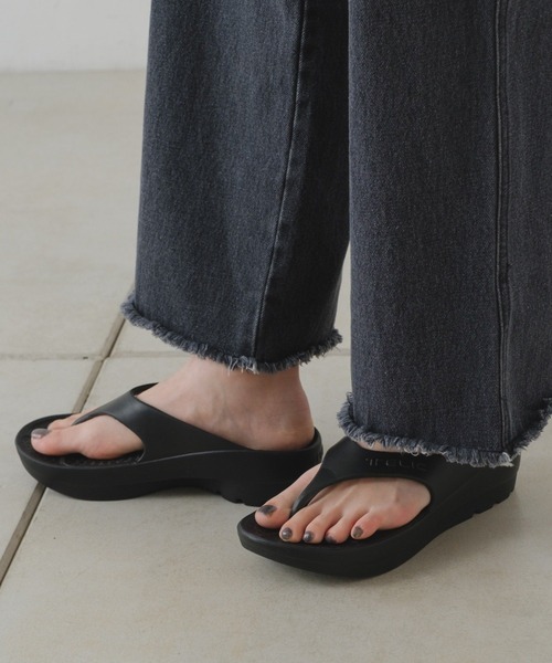 「TELIC」 フラットサンダル S ブラック レディース_画像4